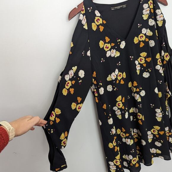 Women's ZARA Bow Peekaboo Lace Up Sleeve Black Floral Mini Dress XS Fall - Picture 3 of 7